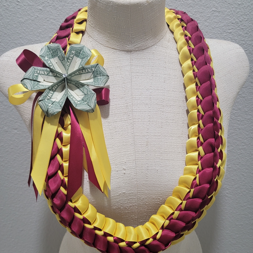 Graduation Money Lei - Picture 3 of 5